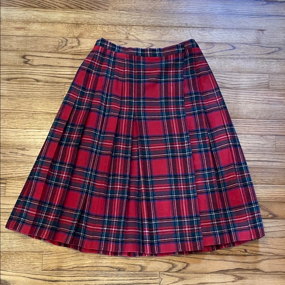 ann stevens new york Dresses & Skirts - Vintage Red and Black Tartan Pleated A-Line Skirt Sz 13/14